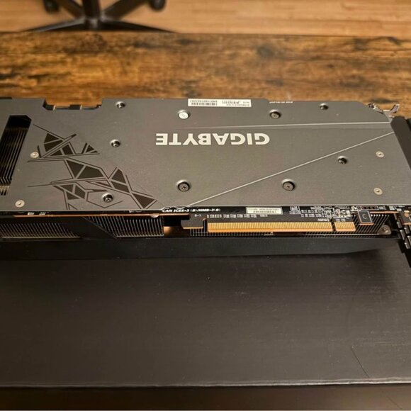 GIGABYTE AMD Radeon RX 6800 GAMING OC 16GB GDDR6 Graphics Card - Picture 3 of 5